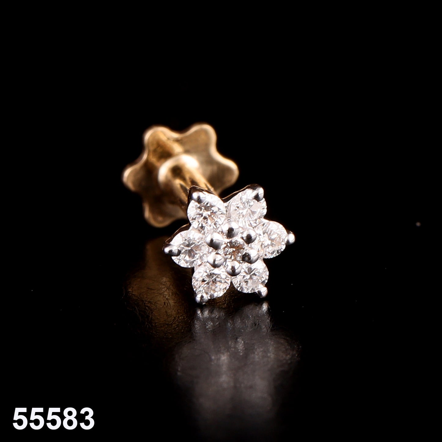 Designer Gold Nose Pin – Handcrafted Elegance